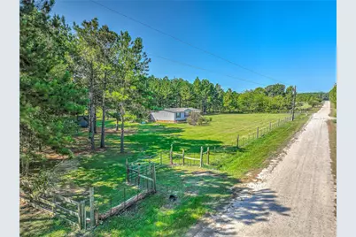 604 Longhorn Drive E, Livingston, TX 77351 - Photo 35