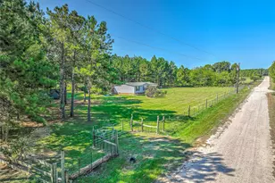 604 Longhorn Dr E, Livingston, TX 77351 - Photo 35