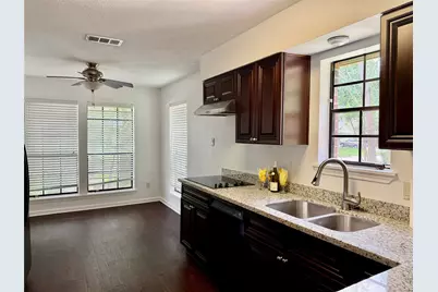 10 Greenbud Court, The Woodlands, TX 77380 - Photo 9