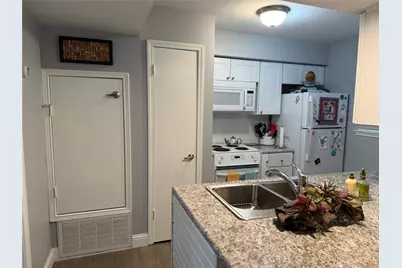 839 Wax Myrtle Lane, Houston, TX 77079 - Photo 5