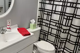 839 Wax Myrtle Ln, Houston, TX 77079 - Photo 11