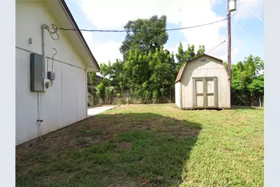 217 Sugar Cane Trace, Lake Jackson, TX 77566 - Photo 9