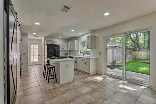 71 Breezy Point Pl, The Woodlands, TX 77381 - Photo 15