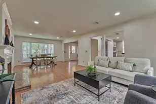 71 Breezy Point Pl, The Woodlands, TX 77381 - Photo 13