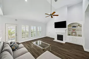 1438 Waseca St, Houston, TX 77055 - Photo 9