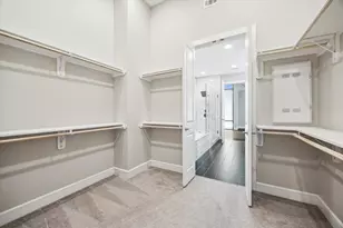 9757 Katy Freeway, Houston, TX 77024 - Photo 17