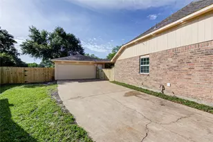 3223 Cherry Hills Dr, Missouri City, TX 77459 - Photo 3