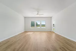 18335 Lndg Mdws Ln, New Caney, TX 77357 - Photo 3