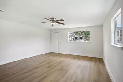 906 South Road, Baytown, TX 77521 - Photo 7