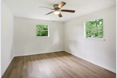 906 South Road, Baytown, TX 77521 - Photo 13