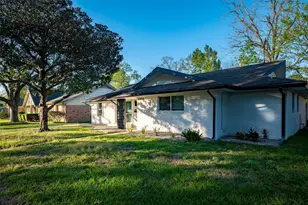 5918 Lattimer Dr, Houston, TX 77035 - Photo 31