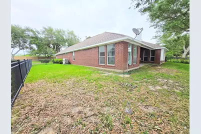 4018 Crystal Lake Circle N, Pearland, TX 77584 - Photo 33