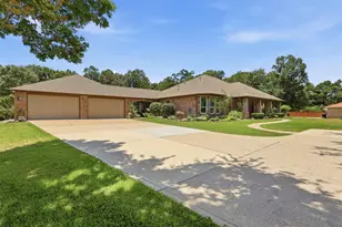 151 Lyndsey Dr, Montgomery, TX 77316 - Photo 1
