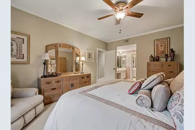 75 April Point Drive S, Conroe, TX 77356 - Photo 9