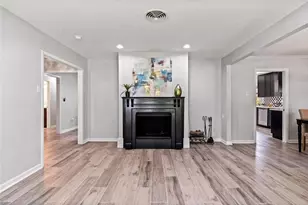 1747 Maux Dr, Houston, TX 77043 - Photo 7
