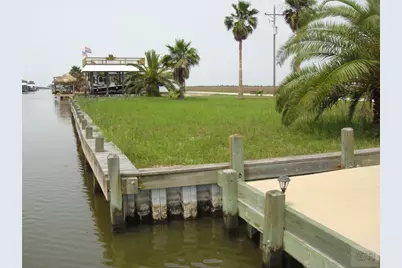 1167 N Stingaree Drive, Crystal Beach, TX 77650 - Photo 3