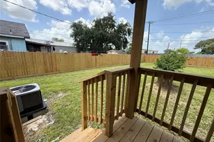 2925 17th St, Port Arthur, TX 77642 - Photo 5