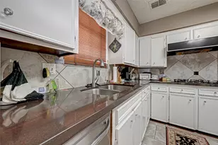 2307 Oakview Dr, Missouri City, TX 77459 - Photo 17