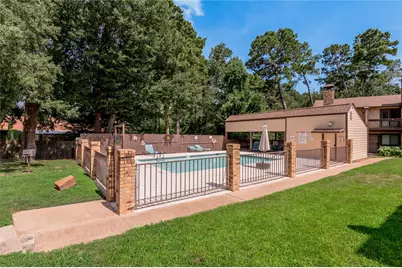 2521 Crosstimbers Street #F2, Huntsville, TX 77320 - Photo 19