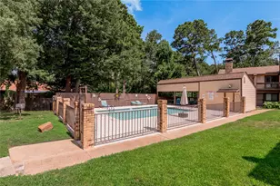 2521 Crosstimbers St, Huntsville, TX 77320 - Photo 19
