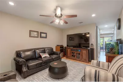 2521 Crosstimbers Street #F2, Huntsville, TX 77320 - Photo 5