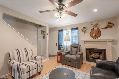 2521 Crosstimbers Street #F2, Huntsville, TX 77320 - Photo 7
