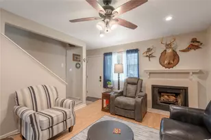 2521 Crosstimbers St, Huntsville, TX 77320 - Photo 7