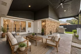 3700 Kingsway Dr, Baytown, TX 77521 - Photo 23