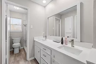 3700 Kingsway Dr, Baytown, TX 77521 - Photo 17