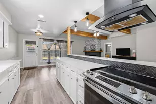 3700 Kingsway Dr, Baytown, TX 77521 - Photo 11