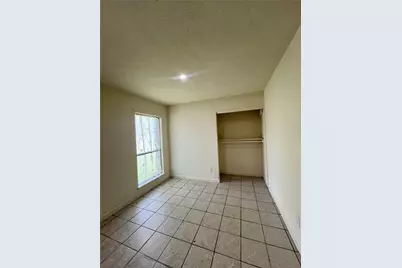 6231 Hollow Pines Drive, Houston, TX 77049 - Photo 7