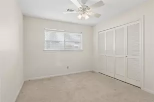 18335 Hereford Ln, Nassau Bay, TX 77058 - Photo 23