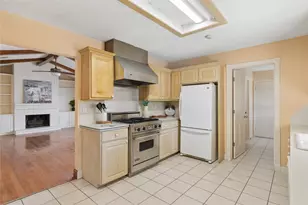 18335 Hereford Ln, Nassau Bay, TX 77058 - Photo 15