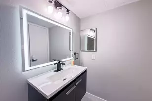 3900 Woodchase Dr, Houston, TX 77042 - Photo 13