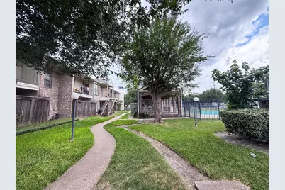 3900 Woodchase Drive #77, Houston, TX 77042 - Photo 3