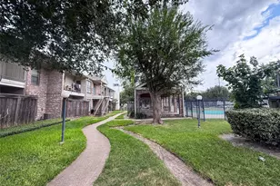 3900 Woodchase Dr, Houston, TX 77042 - Photo 3