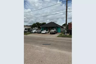 304 Lockwood Drive, Houston, TX 77011 - Photo 25
