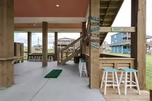1129 Blue Water Dr, Crystal Beach, TX 77650 - Photo 11
