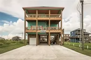 1129 Blue Water Dr, Crystal Beach, TX 77650 - Photo 1