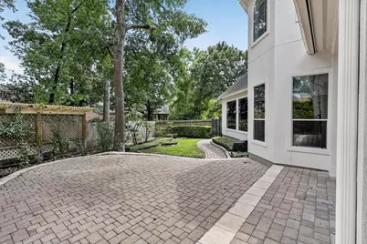 2 Argonne Place, The Woodlands, TX 77382 - Photo 5