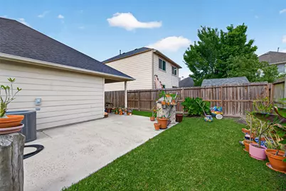 9238 Clearwood Landing Boulevard, Houston, TX 77075 - Photo 27