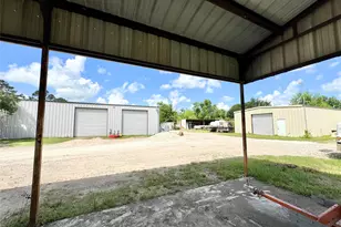2052 County Rd 540, Alvin, TX 77511 - Photo 13