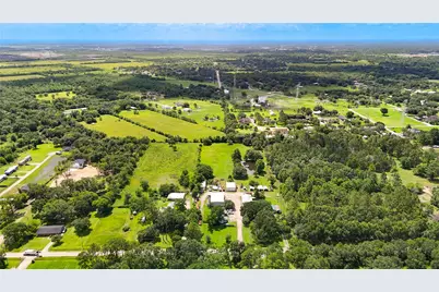 2052 County Road 540, Alvin, TX 77511 - Photo 5