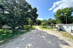 2052 County Rd 540, Alvin, TX 77511 - Photo 11