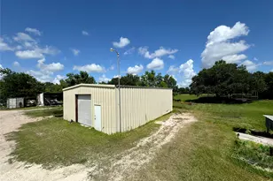 2052 County Rd 540, Alvin, TX 77511 - Photo 17