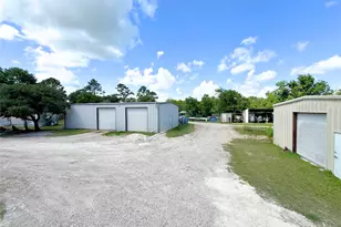 2052 County Rd 540, Alvin, TX 77511 - Photo 9
