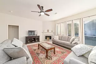 9815 Ryans Park Ln, Houston, TX 77089 - Photo 15