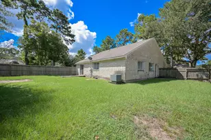 9203 Towerstone Dr, Spring, TX 77379 - Photo 17