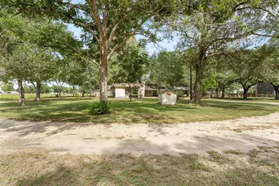 2436 S State Highway 71, El Campo, TX 77437 - Photo 31