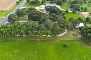 2436 S State Hwy 71, El Campo, TX 77437 - Photo 3